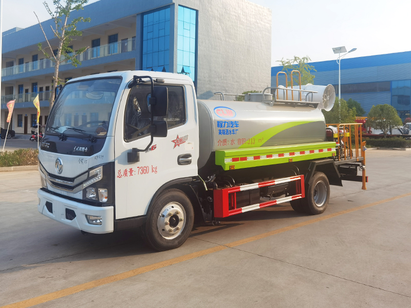 東風小多利卡4方灑水車圖片3