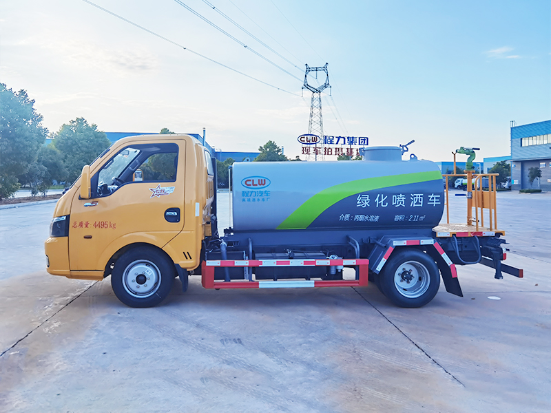 東風(fēng)途逸2.5方綠化噴灑車(chē)圖片4
